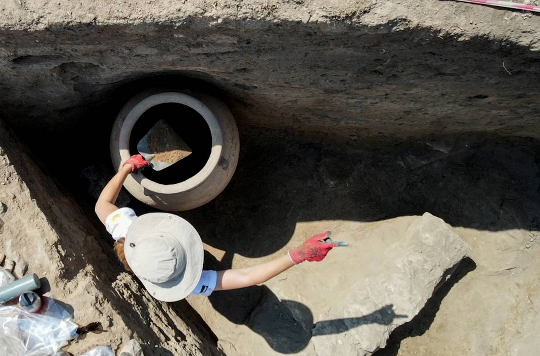 Konya’da 30 yıl sonra yeniden başlayan kazıdaki bulgular heyecan verdi 1